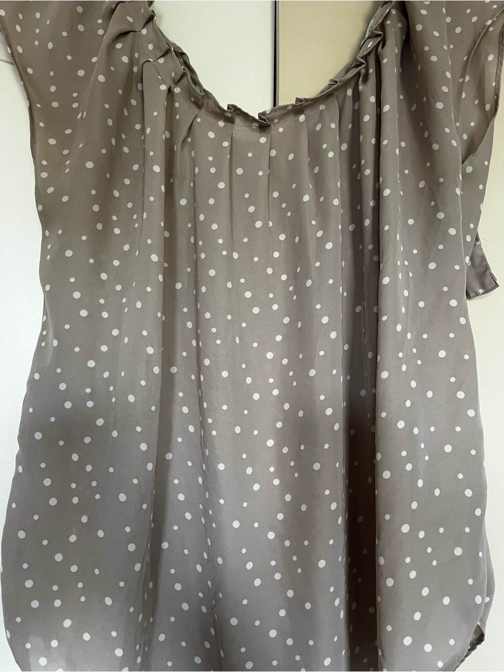 LC Lauren Conrad Taupe Polka Dot Cap Sleeve Blouse - Picture 2 of 4